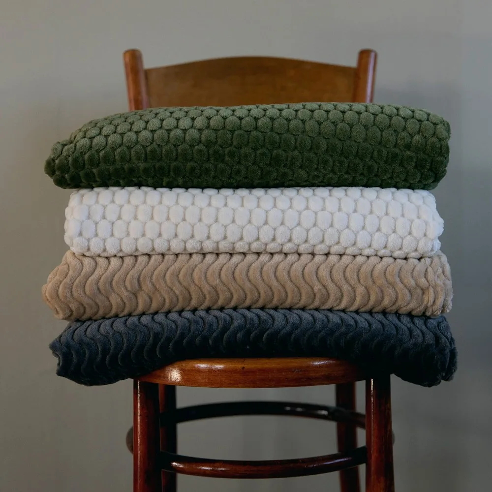 Sagaform Agnes fleece deken 130x170 cm productfoto 3 - Hidalgo Sagaform Agnes fleece deken 130x170 cm — productfoto 3
