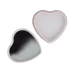 Platte metallic lippenbalsem in hartvorm — productfoto 9