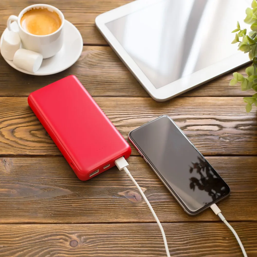 powerbank charging a smartphone - Hidalgo Elite Powerbank 10000mAh — productfoto 16