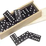 Domino-spel Enid | Gerecycled hout — productfoto 3