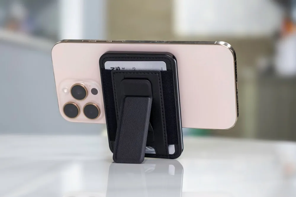 BrandCharger pasjeshouder Wally Stand Pro | Gerecycled productfoto 4 - Hidalgo-werbeartikel BrandCharger pasjeshouder Wally Stand Pro | Gerecycled — productfoto 4