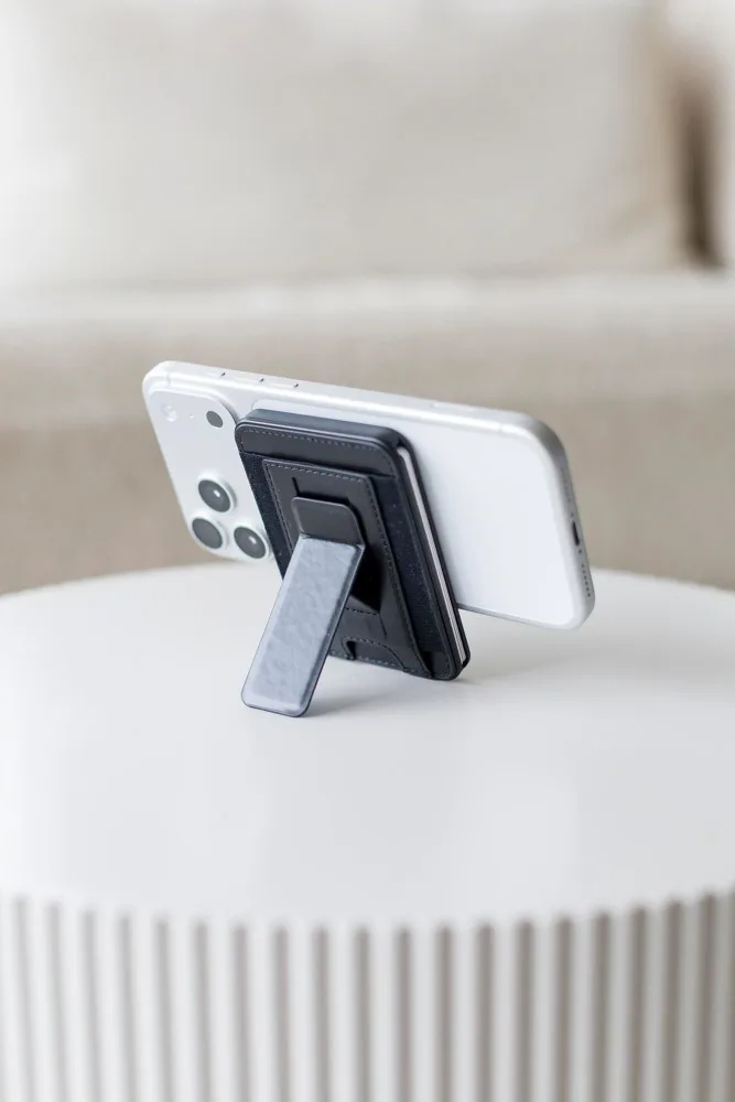 BrandCharger pasjeshouder Wally Stand Pro | Gerecycled productfoto 20 - Hidalgo-werbeartikel BrandCharger pasjeshouder Wally Stand Pro | Gerecycled — productfoto 20