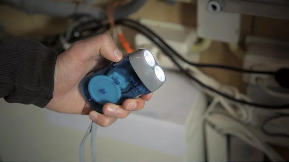 Dynamo-Taschenlampe Tristan bedrucken batterielos ABS klein — Produktfoto 4
