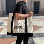 MARBELLA – Grote canvas tas met bodem- en zijvouw, voorzien van een voorvak — productfoto 2