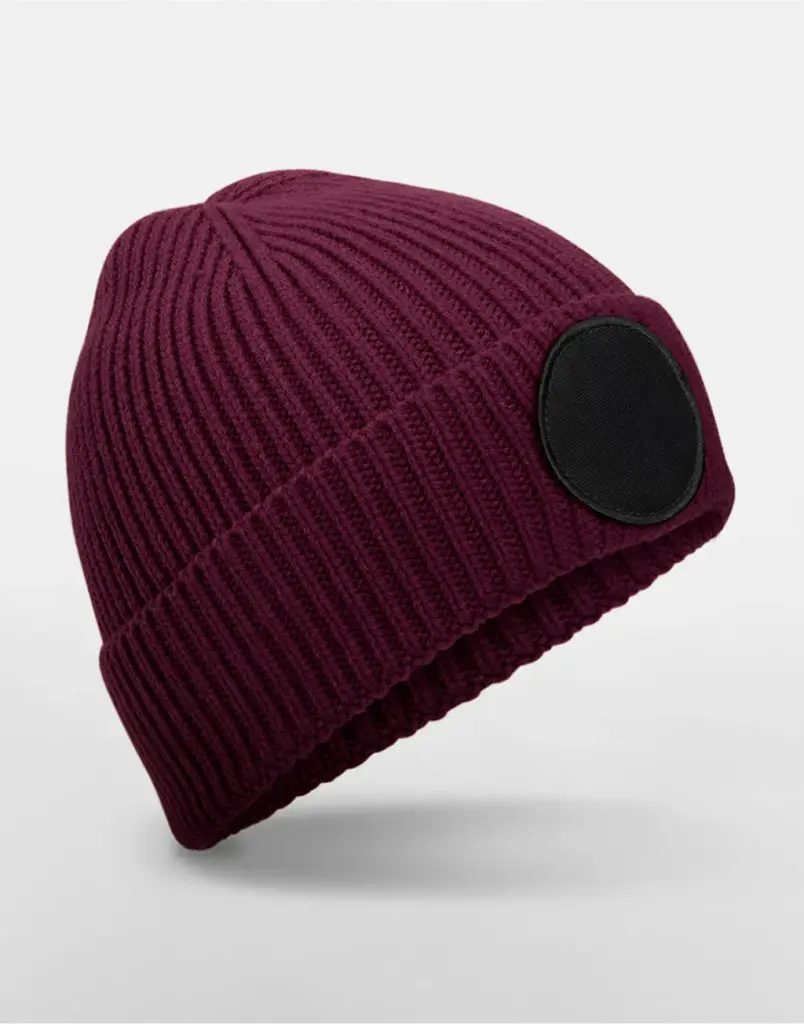 101_69_481_f-2025_01jpg - Hidalgo 10169 - Circular Fashion Patch Beanie, burgundy / black — productfoto 4