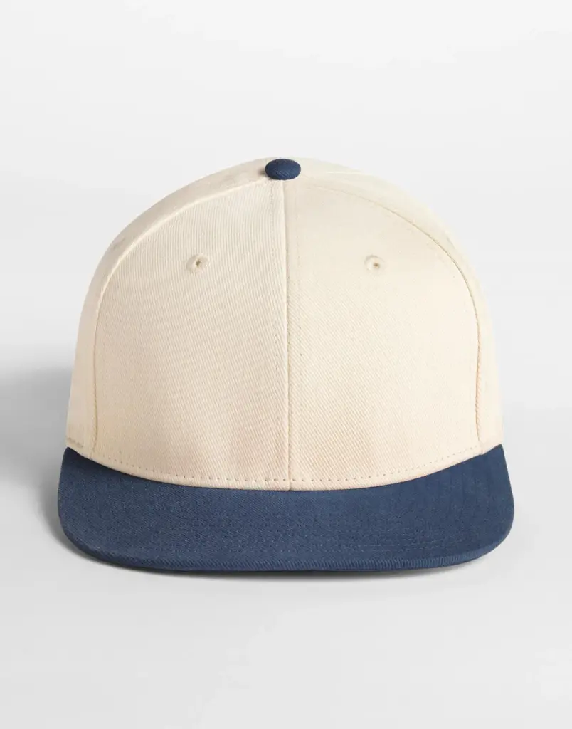 14569 - Contrast Flat Peak 6 Panel Cap, natural / navy — productfoto 4