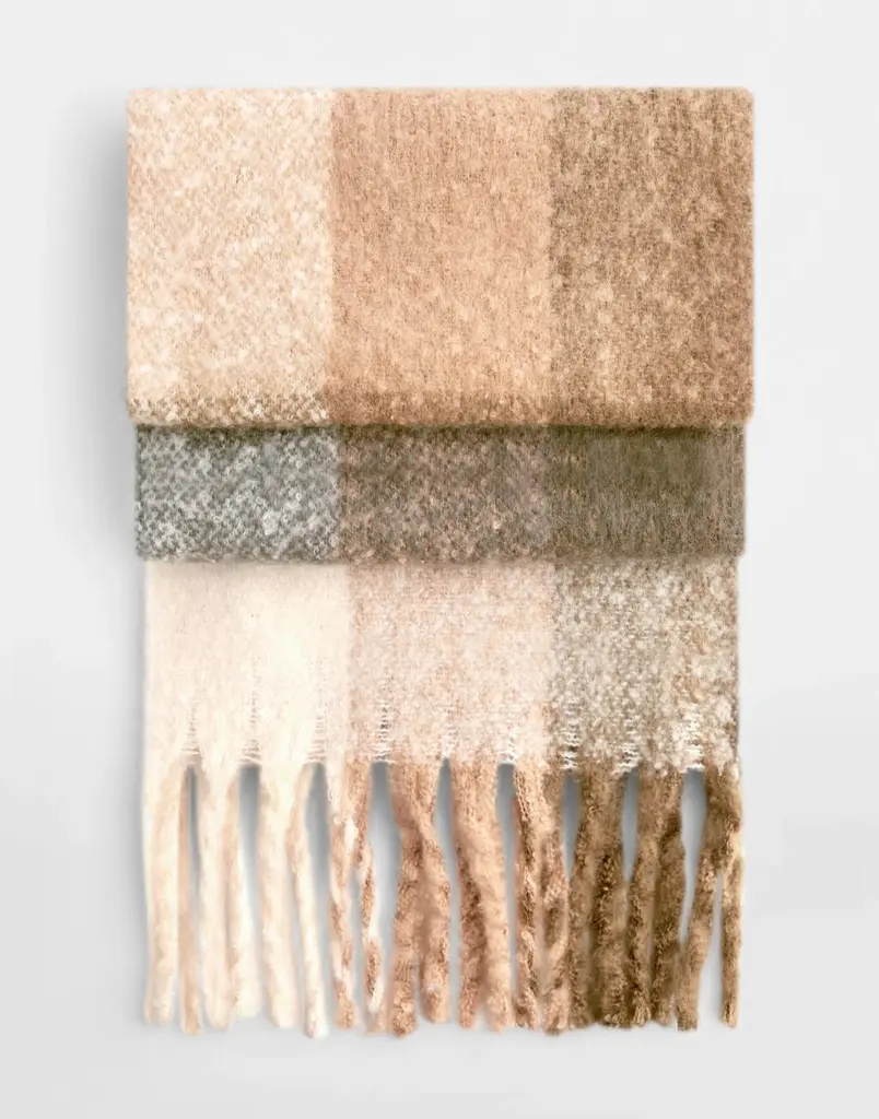 15569 - Fluffy Check Scarf, brown check — productfoto 4